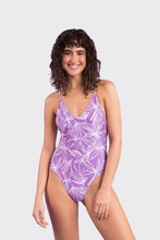 Carregar imagem no visualizador da galeria, Model Front: Rio De Sol Maiô Trail-Purple Hype
