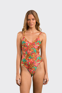 Model Front: Rio De Sol Maiô Tropics Hype