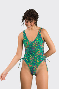 Model Front: Rio De Sol Maiô Wilds Zoe