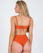 Carregar imagem no visualizador da galeria, Set Paprica Bandeau-Reto Hotpants
