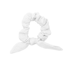 Carregar imagem no visualizador da galeria, Bora-White Scrunchie
